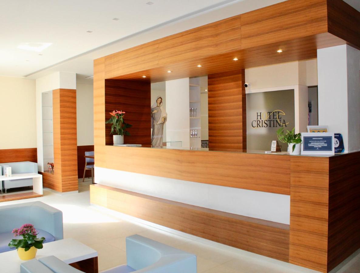 Cristina Hotel 3*