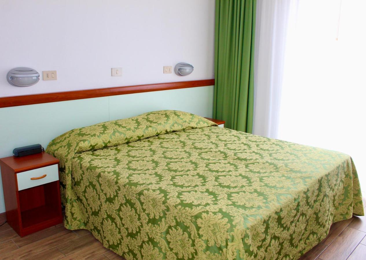 Hotel Cristina 3*